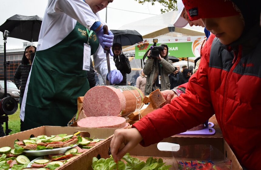 Многие продукты на фестивале перед покупкой можно было попробовать