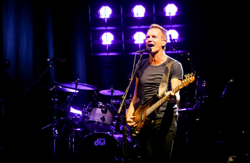 Для московской публики Стинг исполнил любимые поклонниками хиты группы The Police, знаменитые песни из сольной карьеры, а также композиции из новой пластинки "57th & 9th" (2016)