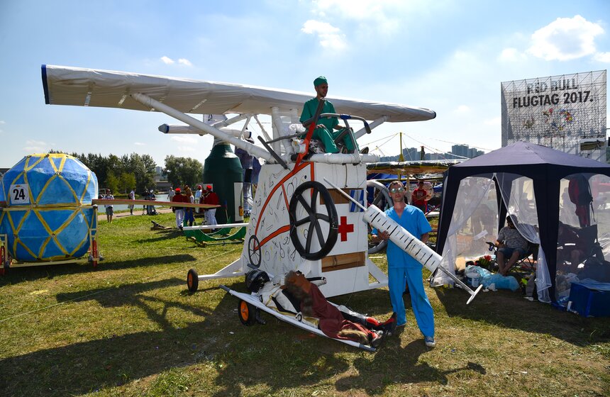 Фестиваль Red Bull Flugtag состоялся в столице 11 фото