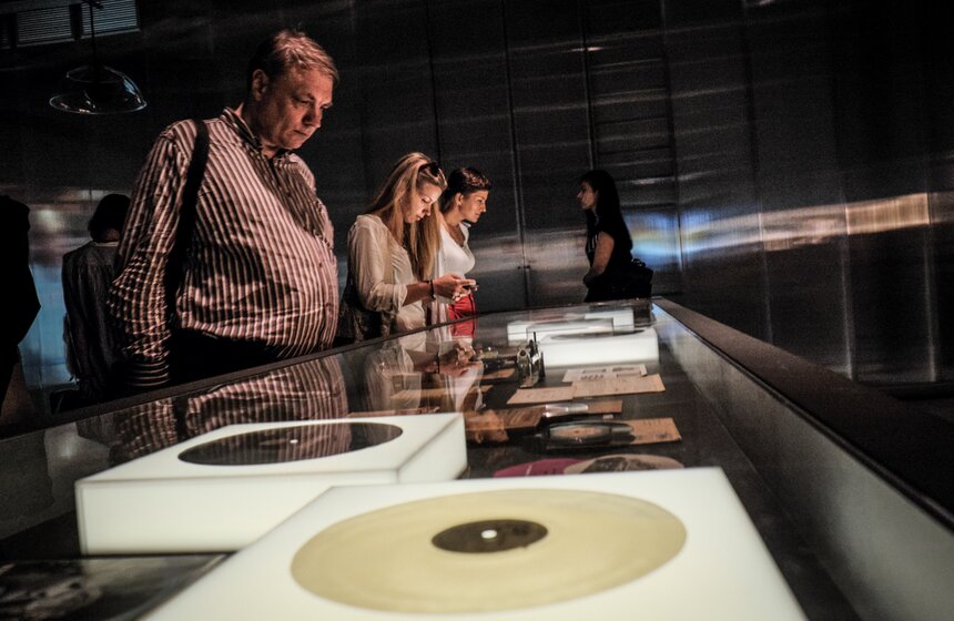 "Музыку на костях" в Музее "Гараж" 3 фото