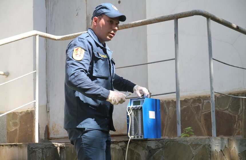 Исследования в лаборатории контроля окружающей среды и ЧС 12 фото