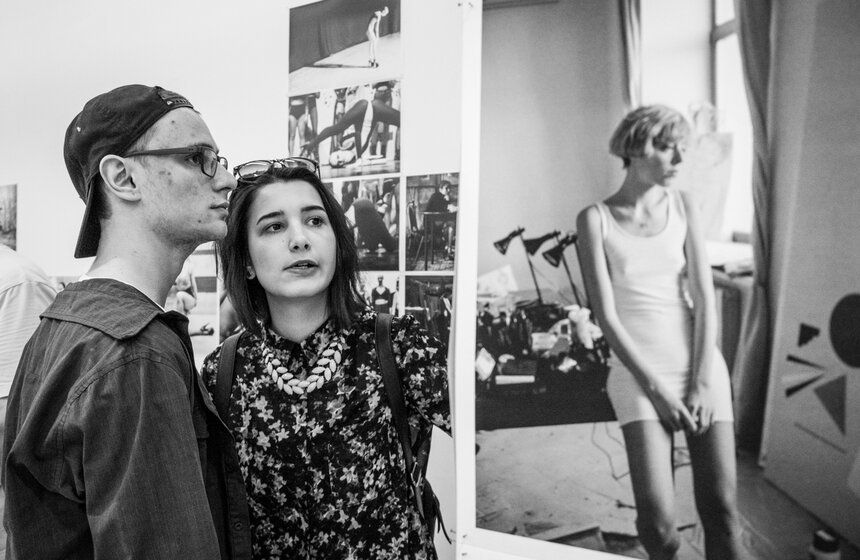 Открытие выставки "Черно-белое Здесь" в галерее Андрея Бартенева 7 фото