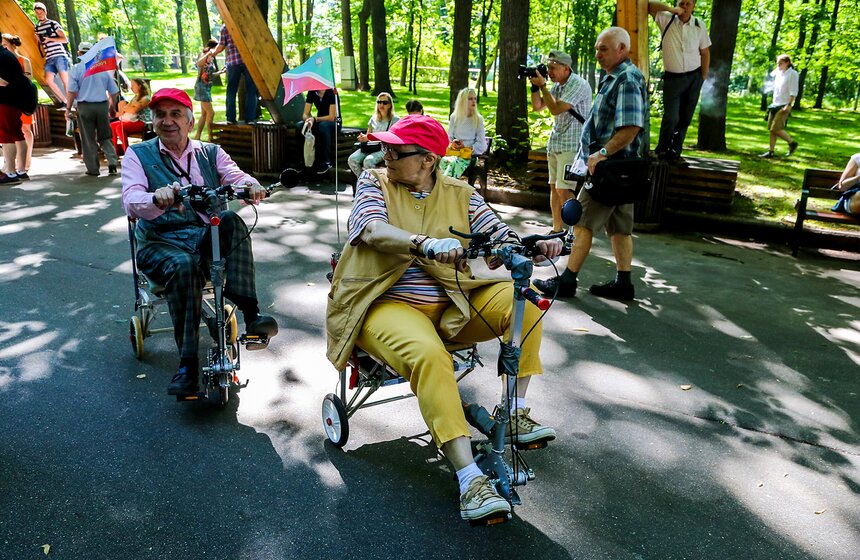 Парад "Леди на велосипеде" прошел в "Сокольниках" 20 фото