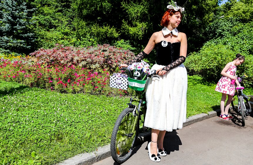 Парад "Леди на велосипеде" прошел в "Сокольниках" 5 фото