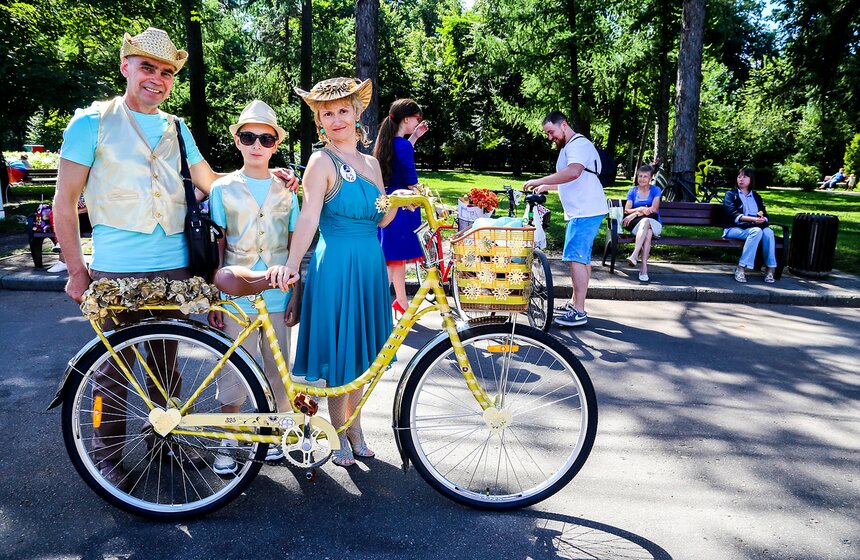Парад "Леди на велосипеде" прошел в "Сокольниках" 2 фото