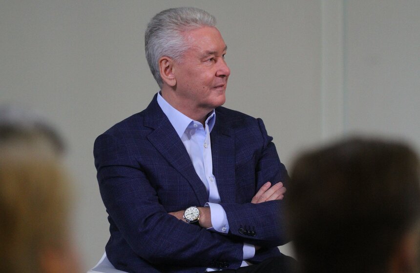 Сергей Собянин обсудил проект "Московская электронная школа" 14 фото