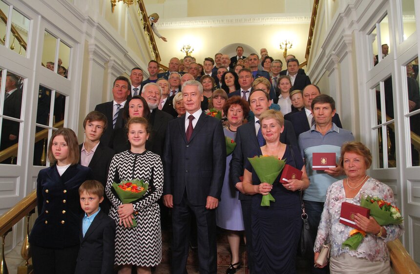Сергей Собянин вручил награды жителям столицы 18 фото