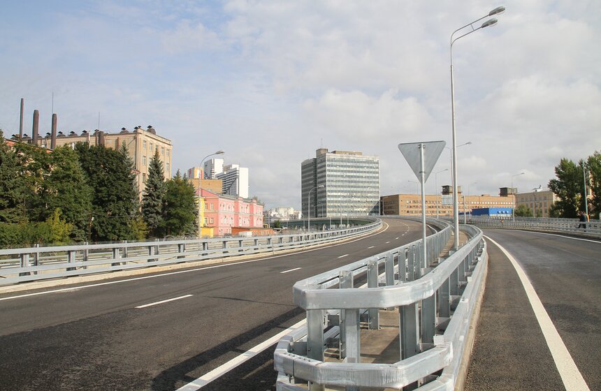 Собянин открыл эстакады сложнейшей транспортной развязки на востоке Москвы 8 фото