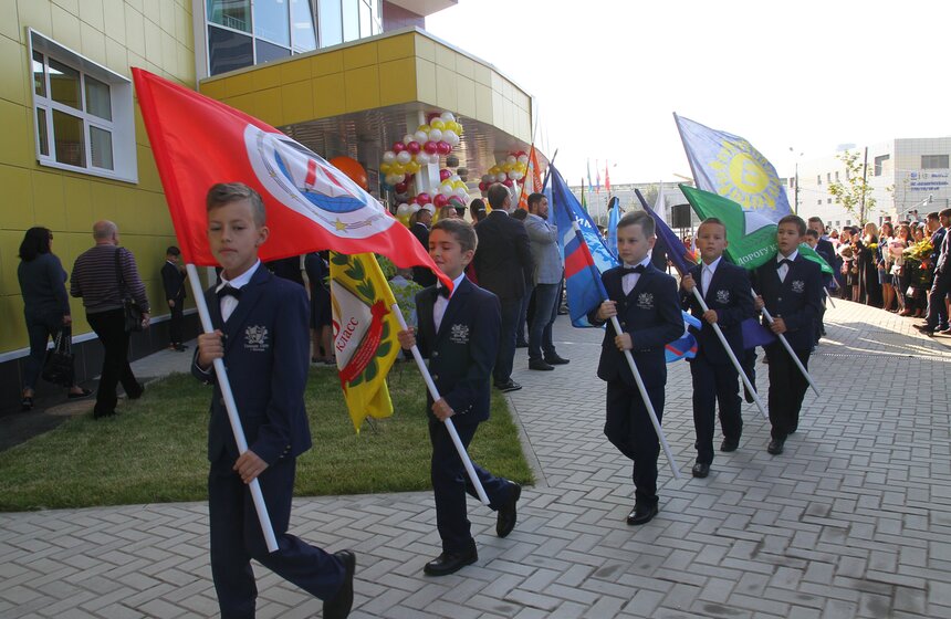 Собянин открыл новое здание школы №1409 на севере Москвы 12 фото