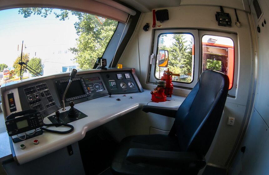 Железнодорожную технику представили на салоне "ЭКСПО 1520" 3 фото