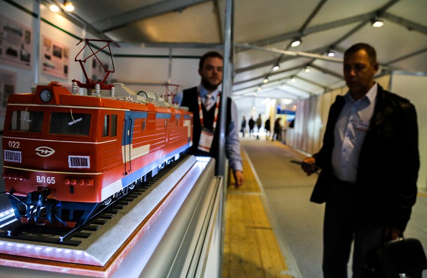Железнодорожную технику представили на салоне "ЭКСПО 1520" 7 фото