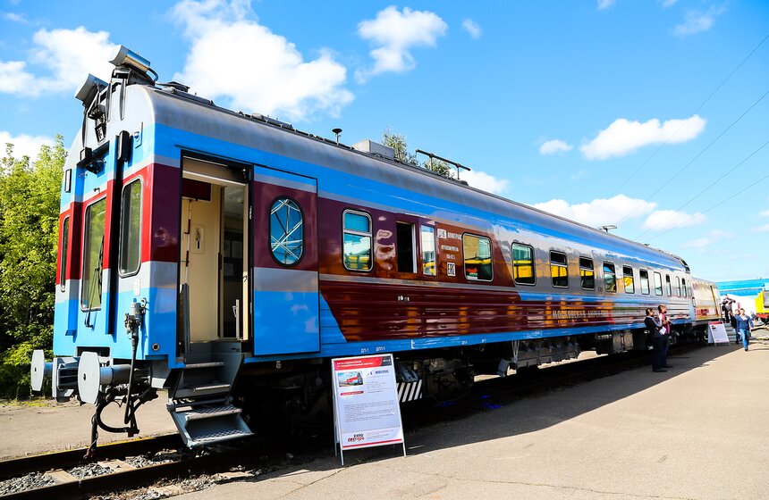 Железнодорожную технику представили на салоне "ЭКСПО 1520" 8 фото