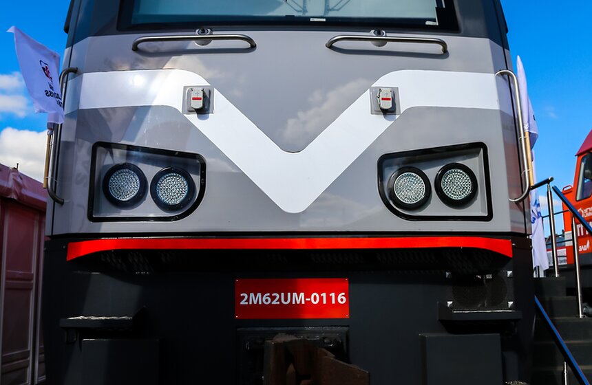 Железнодорожную технику представили на салоне "ЭКСПО 1520" 12 фото