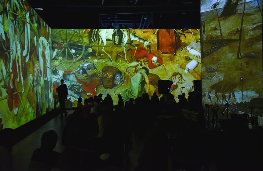 Выставка "Питер Брейгель. Перевернутый мир" в центре ARTPLAY в Москве 14 фото