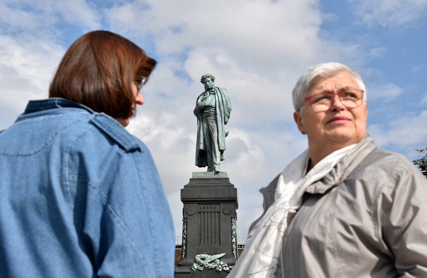 Памятник Пушкину открыли после реставрации 4 фото