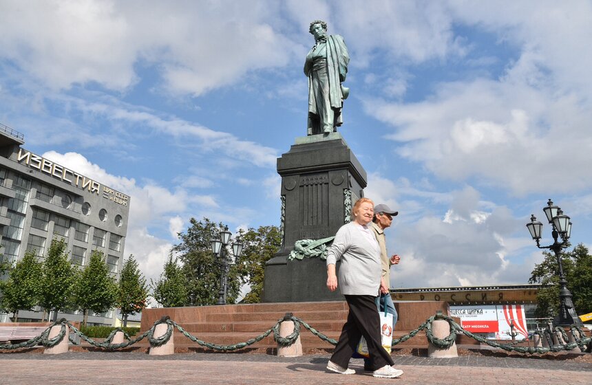 Памятник Пушкину открыли после реставрации 9 фото