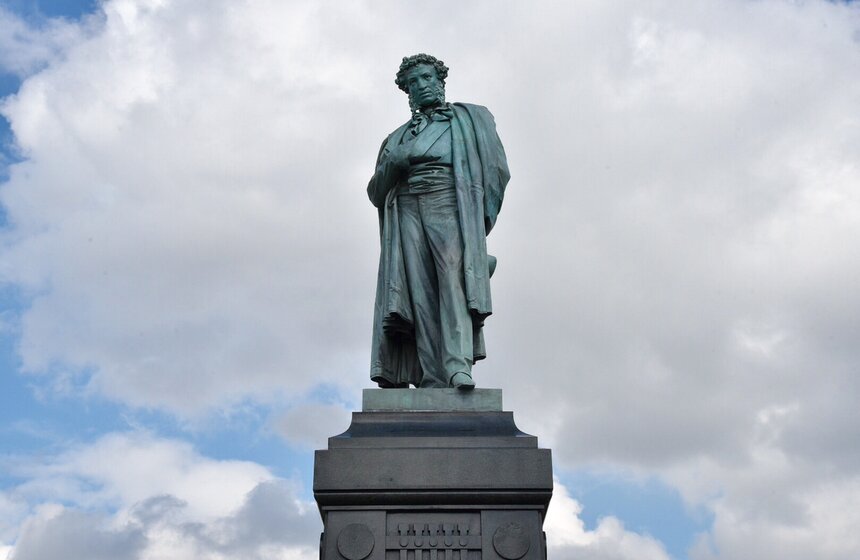 Памятник Пушкину открыли после реставрации 14 фото