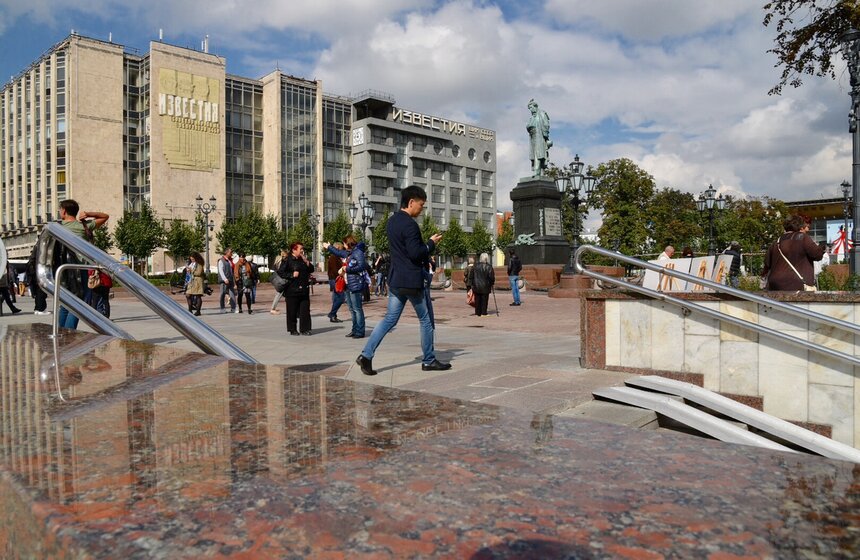 Памятник Пушкину открыли после реставрации 13 фото