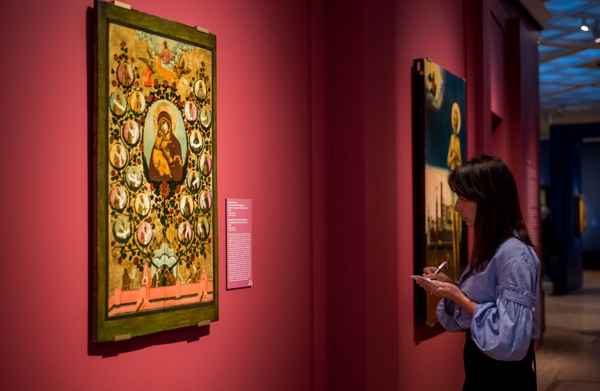 Икона Богоматери со святыми в экспозиции выставки