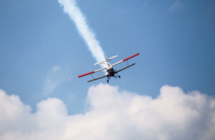 Ан-2 упал во время демонстрационного полета в Балашихе 7 фото