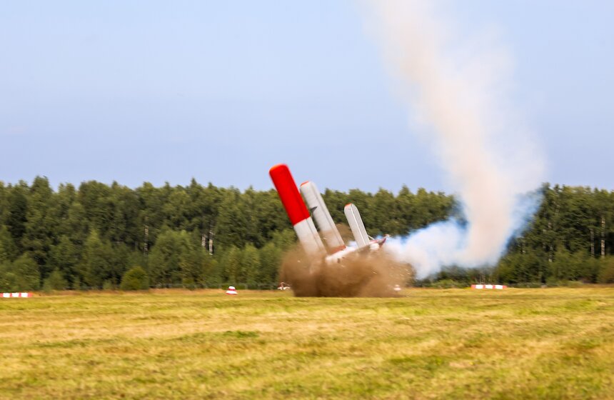 Ан-2 упал во время демонстрационного полета в Балашихе 11 фото