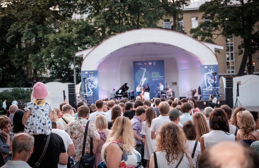 Международный фестиваль "Джаз в саду "Эрмитаж" прошел в Москве 19 фото