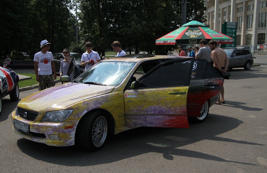 Шоу "Автоэкзотика" проходит в "Лужниках" 8 фото
