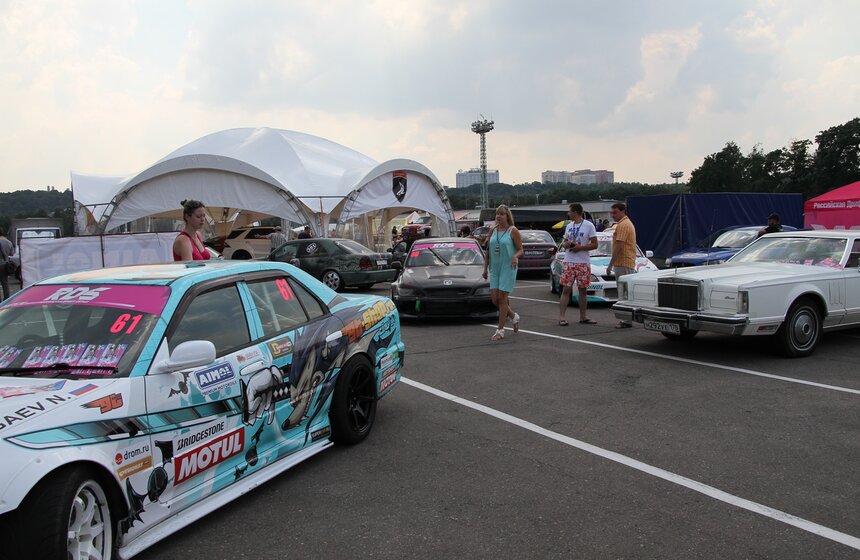 Шоу "Автоэкзотика" проходит в "Лужниках" 20 фото