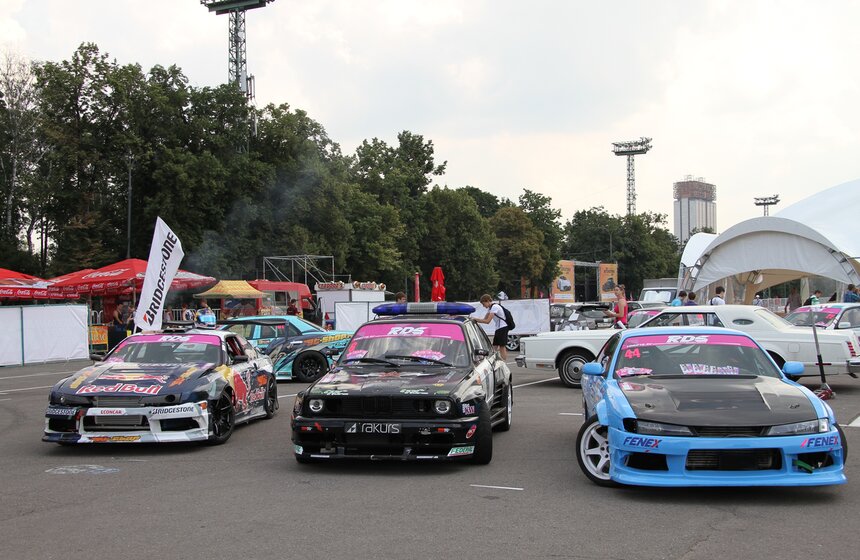 Шоу "Автоэкзотика" проходит в "Лужниках" 24 фото