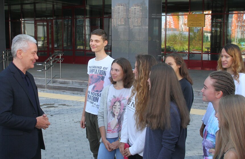 Собянин осмотрел новое здание школы в Куркине 21 фото