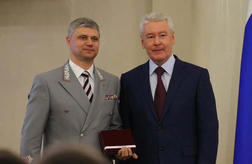 Мэр Москвы вручил награды за вклад в реализацию проекта МЦК 11 фото