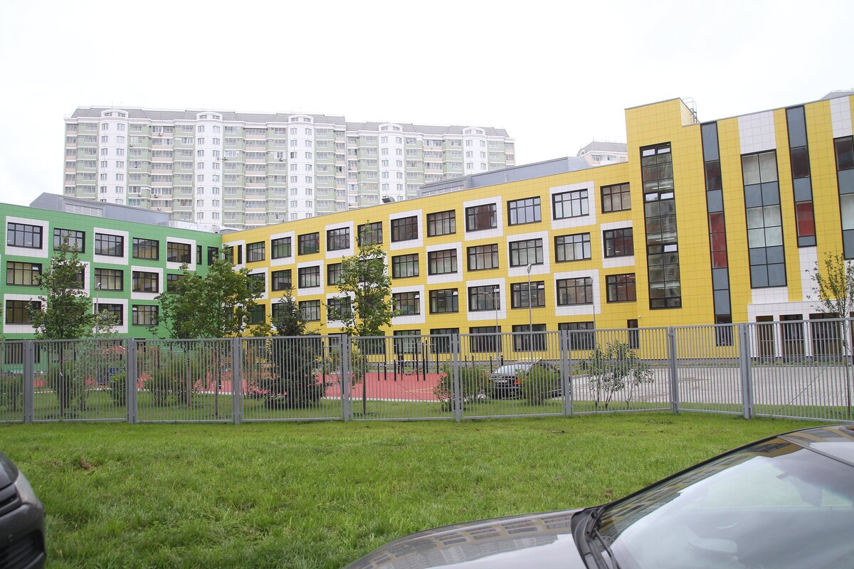 Новая школа в некрасовке 2048. Школа в некрасовке 1595. Некрасовка 2048. Москва улица липчанского 6а школа № 2048. Школа 2048 люберцы.