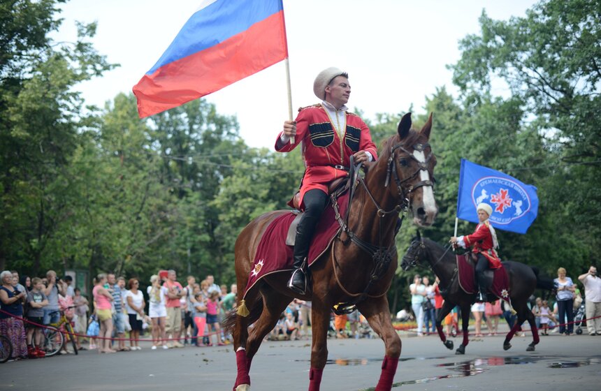 В Измайловском и Перовском парках состоялось конное шоу 12 фото