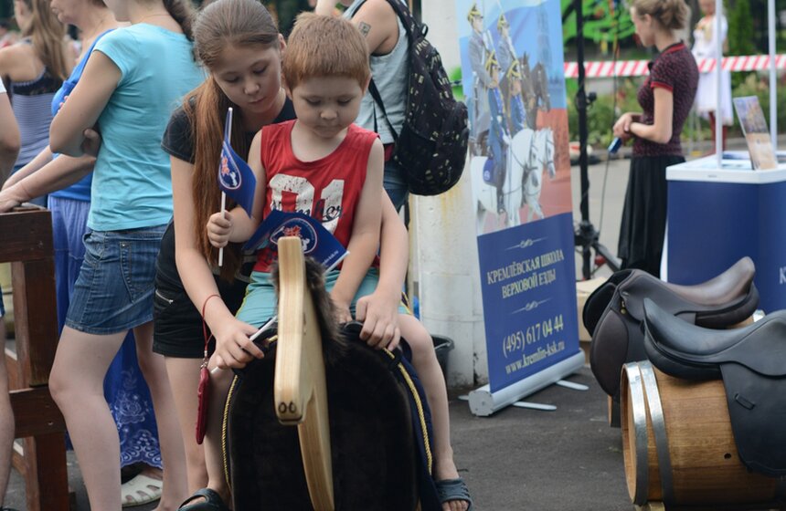 В Измайловском и Перовском парках состоялось конное шоу 5 фото