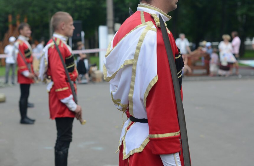 В Измайловском и Перовском парках состоялось конное шоу 3 фото
