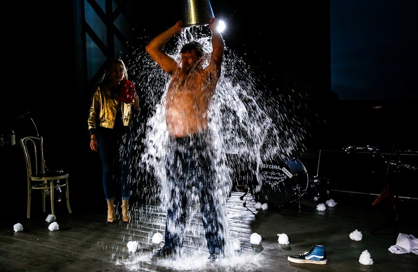 В "Музеоне" показали фильм "АССА" в формате sing-a-long-a 21 фото