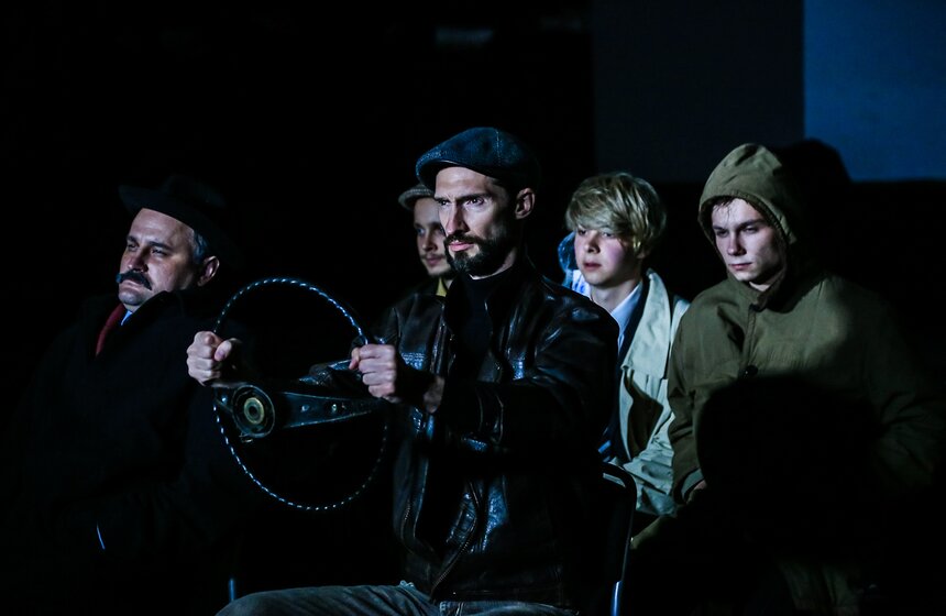 В "Музеоне" показали фильм "АССА" в формате sing-a-long-a 24 фото