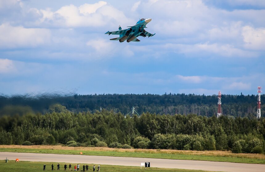 На авиабазе Кубинка прошли полеты пилотажных групп 21 фото