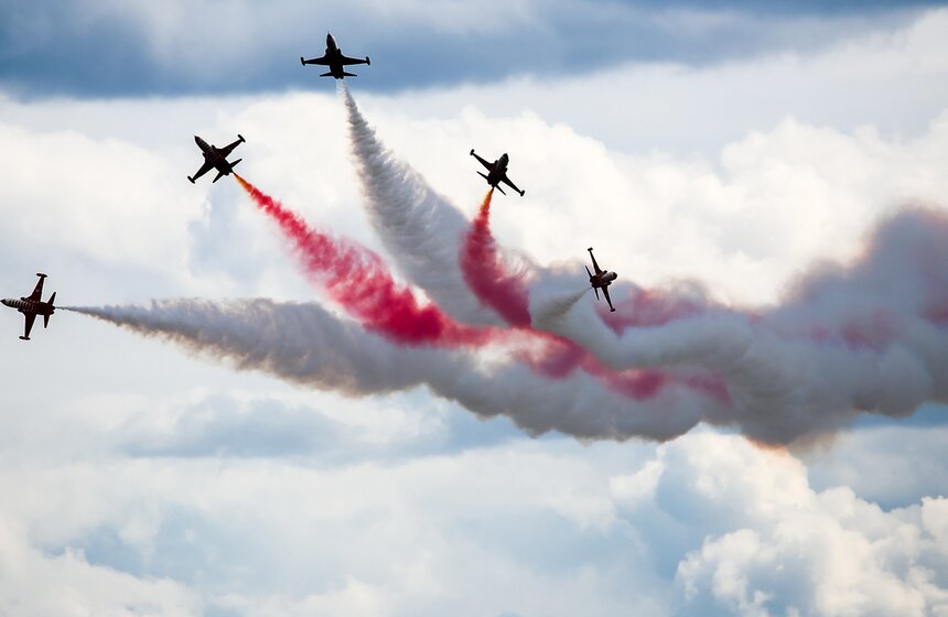 На авиабазе Кубинка прошли полеты пилотажных групп 20 фото