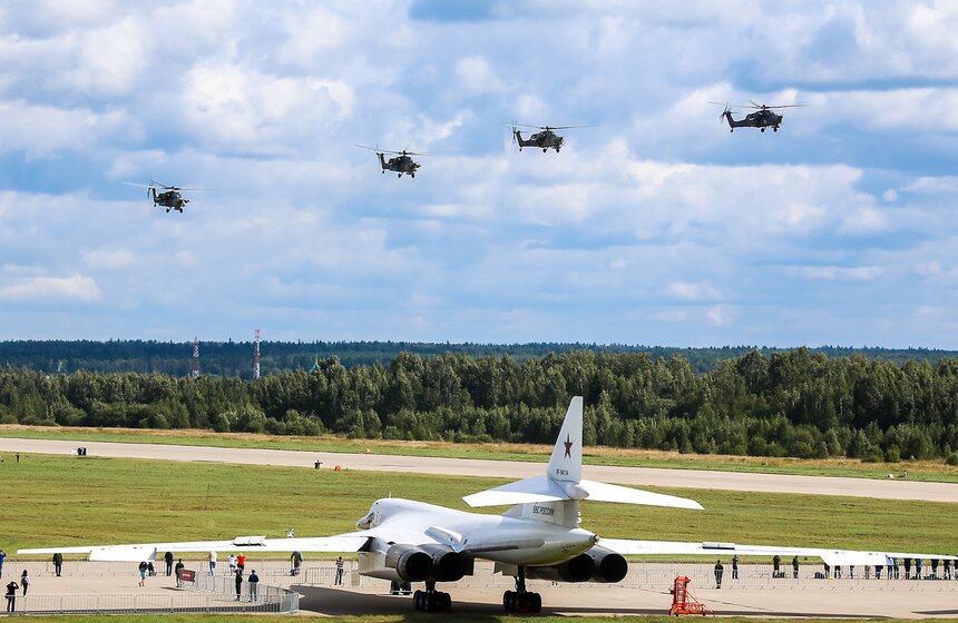 На авиабазе Кубинка прошли полеты пилотажных групп 9 фото