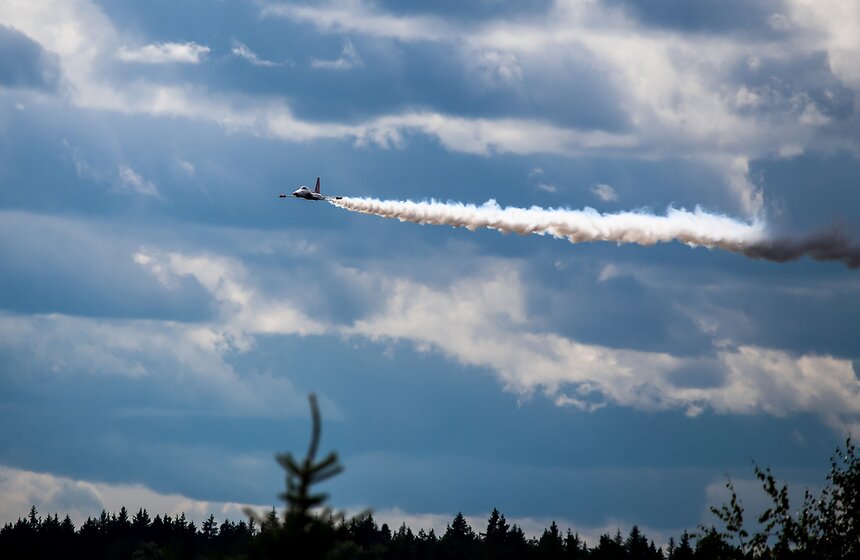 На авиабазе Кубинка прошли полеты пилотажных групп 17 фото
