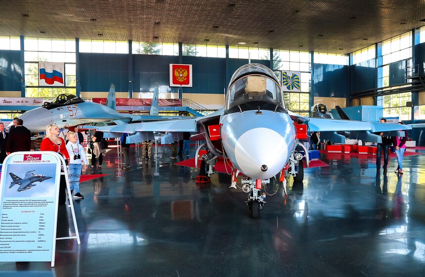 На авиабазе Кубинка прошли полеты пилотажных групп 1 фото