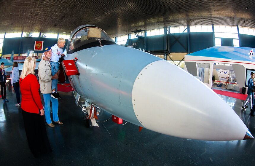 На авиабазе Кубинка прошли полеты пилотажных групп 2 фото