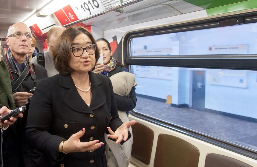 Запуск поезда с русской живописью в столичном метро 22 фото