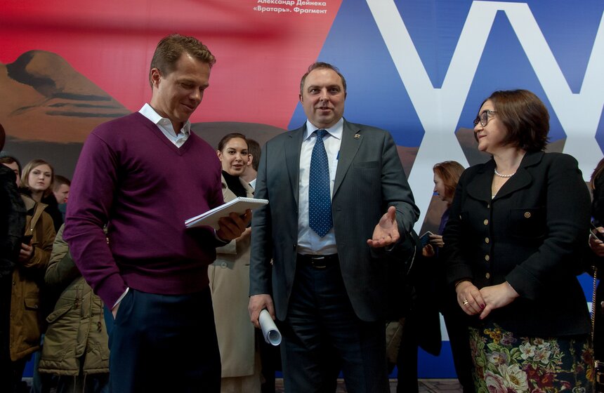 Запуск поезда с русской живописью в столичном метро 7 фото