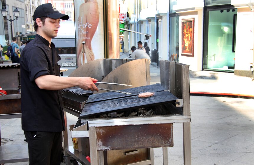 "Бургерфест" собрал на Кузнецком мосту истинных гурманов 2 фото
