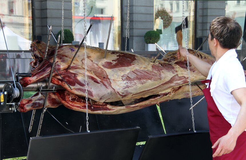 "Бургерфест" собрал на Кузнецком мосту истинных гурманов 1 фото