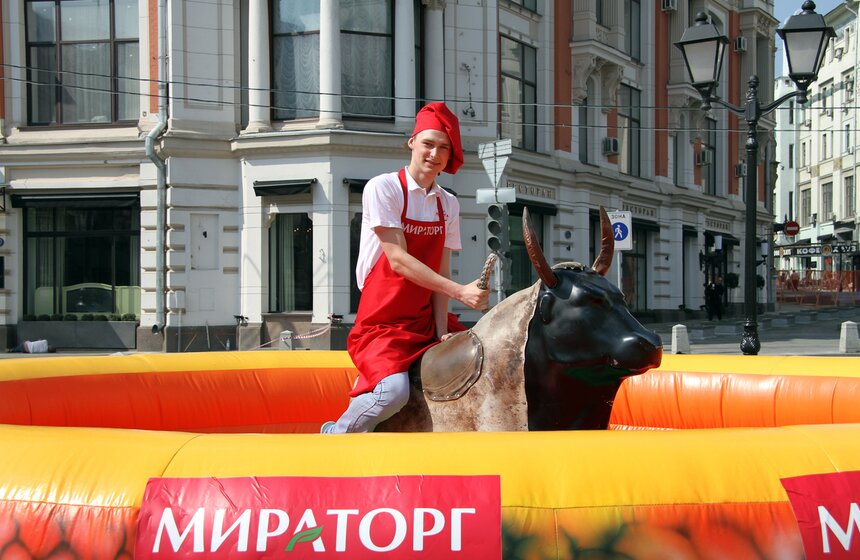 "Бургерфест" собрал на Кузнецком мосту истинных гурманов 7 фото