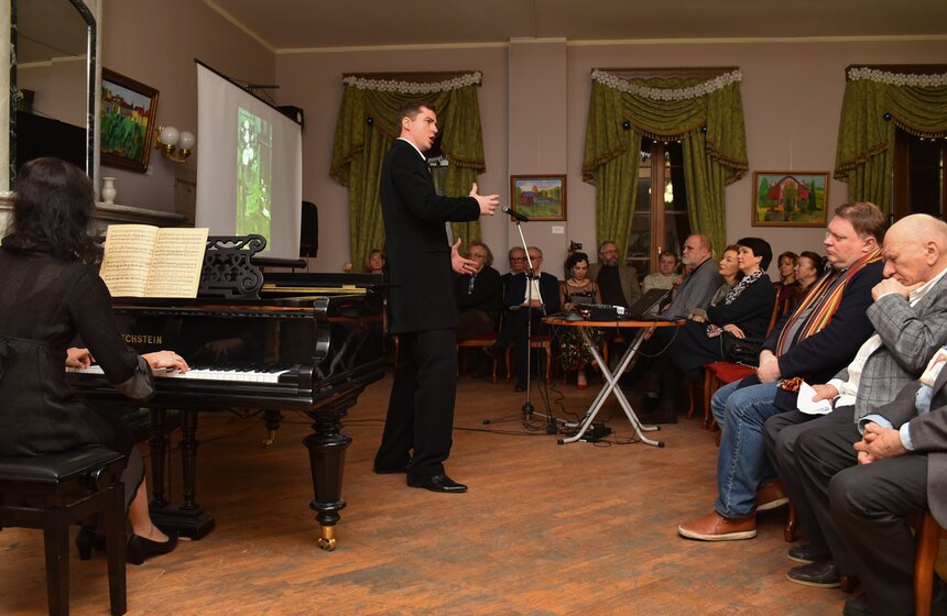 Выставка "Коровин и ученики" в библиотеке имени Боголюбова 13 фото