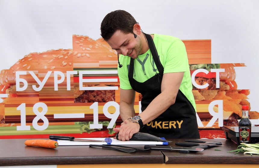 "Бургерфест" собрал на Кузнецком мосту истинных гурманов 10 фото